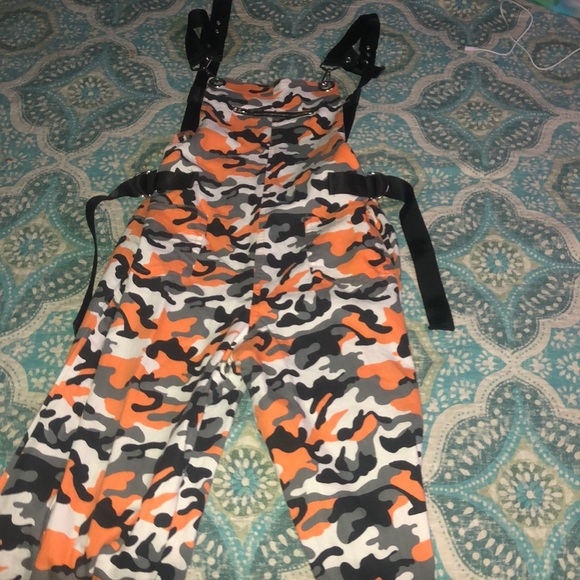 Camo jumpsuit - Picture 4 of 4